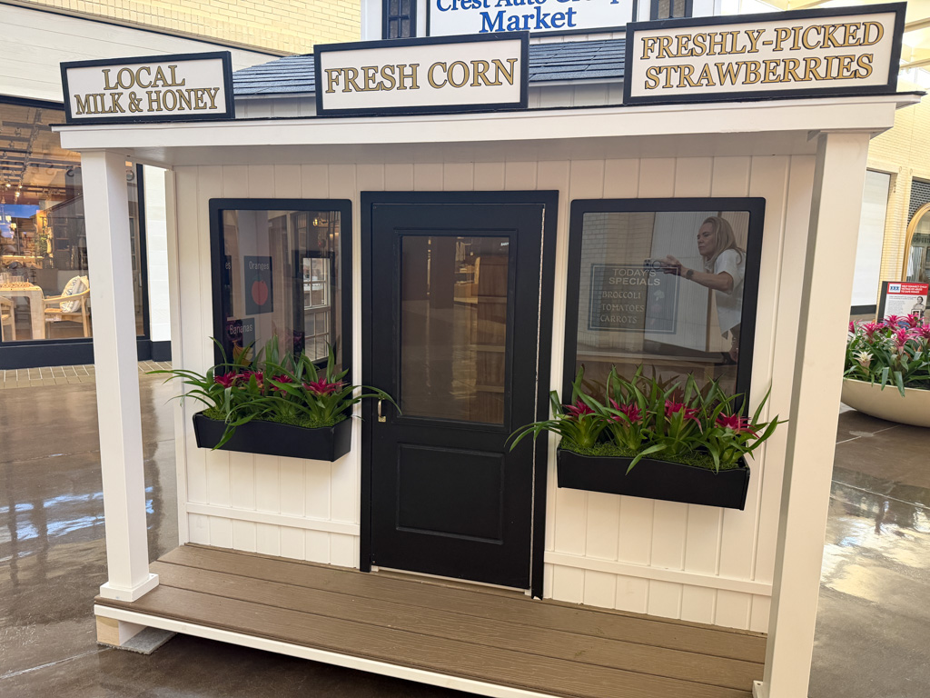 This is an image of the Crest Auto Market playhouse